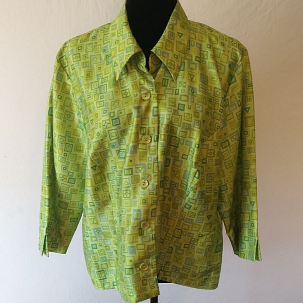 18 MHM Green Geometric Button down Top